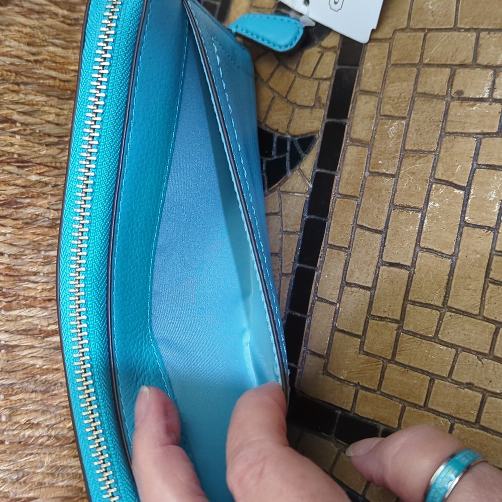 NWT Coach Turquoise Zipper Wallet - Picture 4 of 12